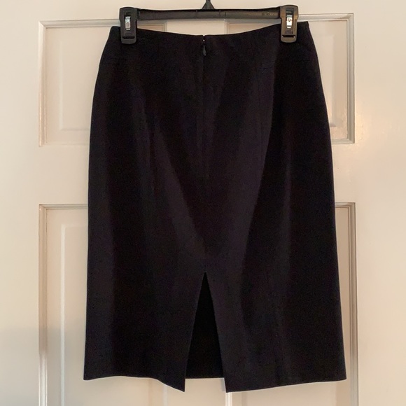 Black pencil skirt - Picture 2 of 2